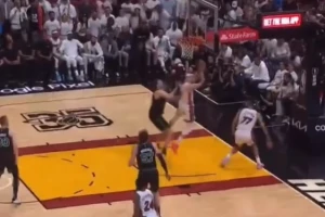Jović upisao prve poene u plej-ofu, osmeh od uva do uva